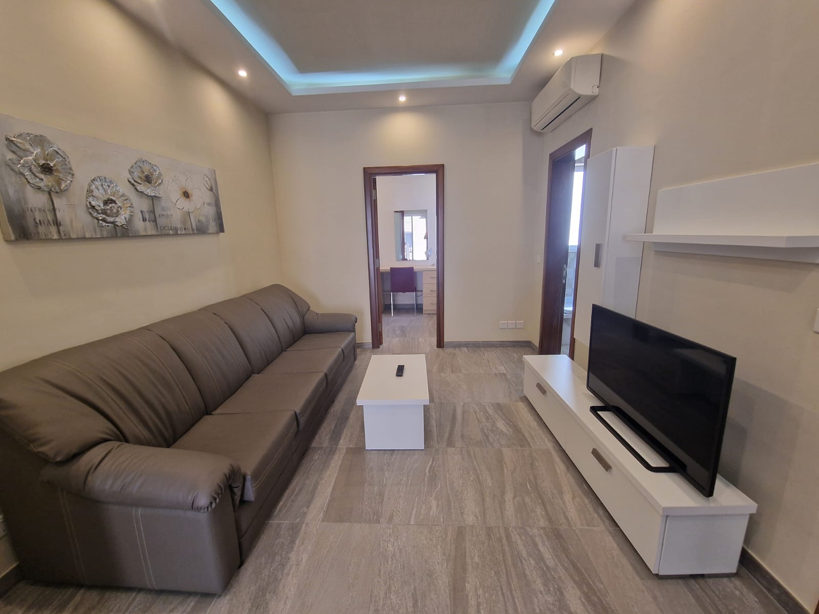 Centrally Located Modern Apartment in Sliema – property photo