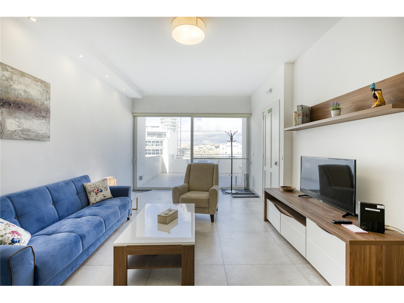 Penthouse for Rent in Gzira — Close to University! – property photo