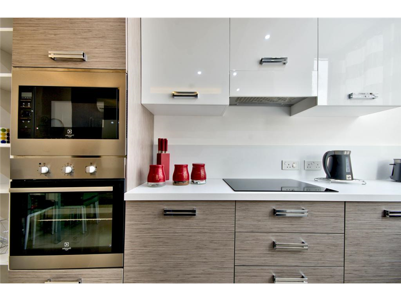 Stylish 2 Bedroom Apartment in Sliema (Bordering Gzira) – property photo