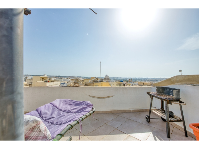 Large & Stylish House in Qormi – Full of Character and Modern Comforts! – property photo