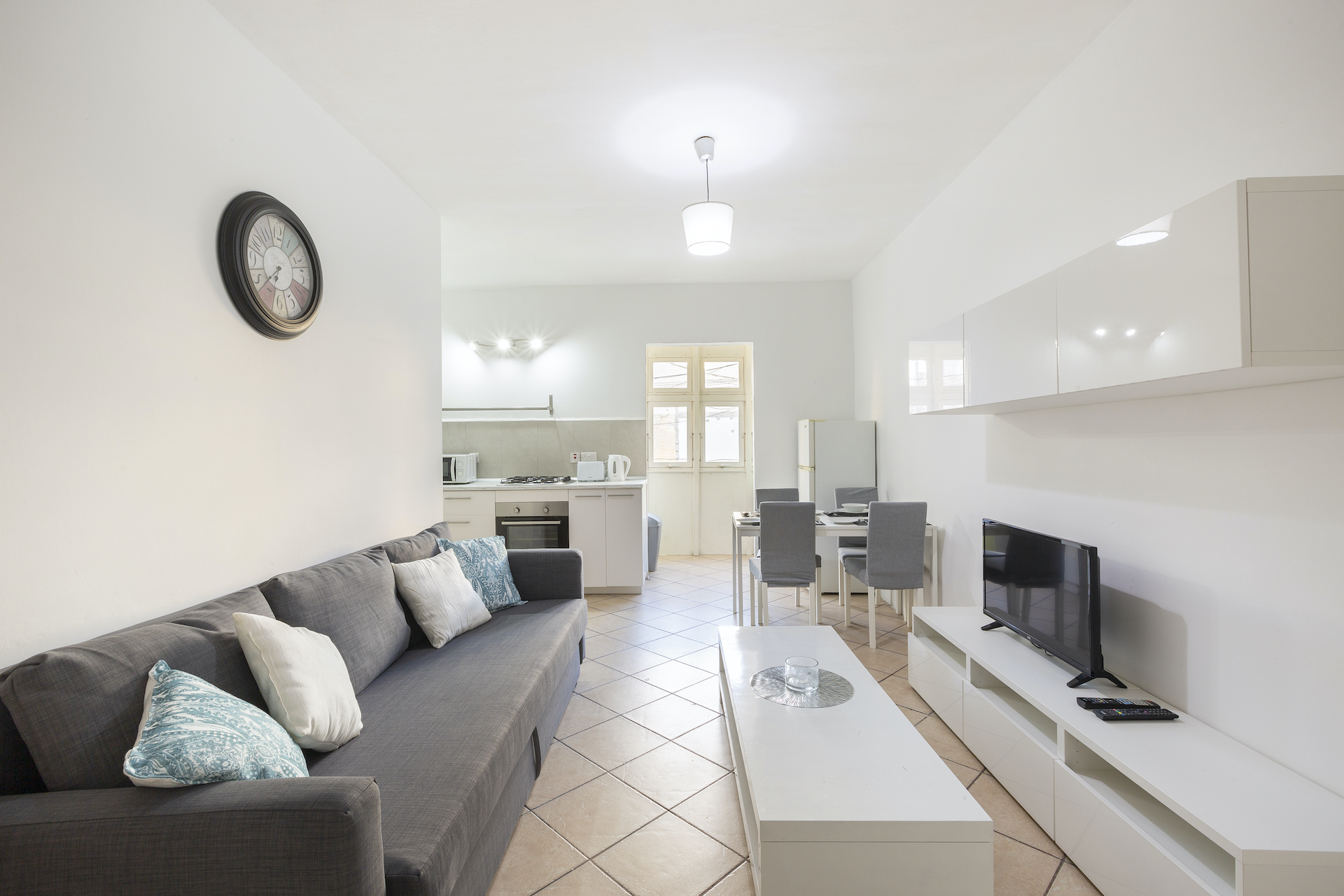 Cozy & Charming 1 Bedroom Apartment in Gzira — Just Steps from the Promenade! – property photo