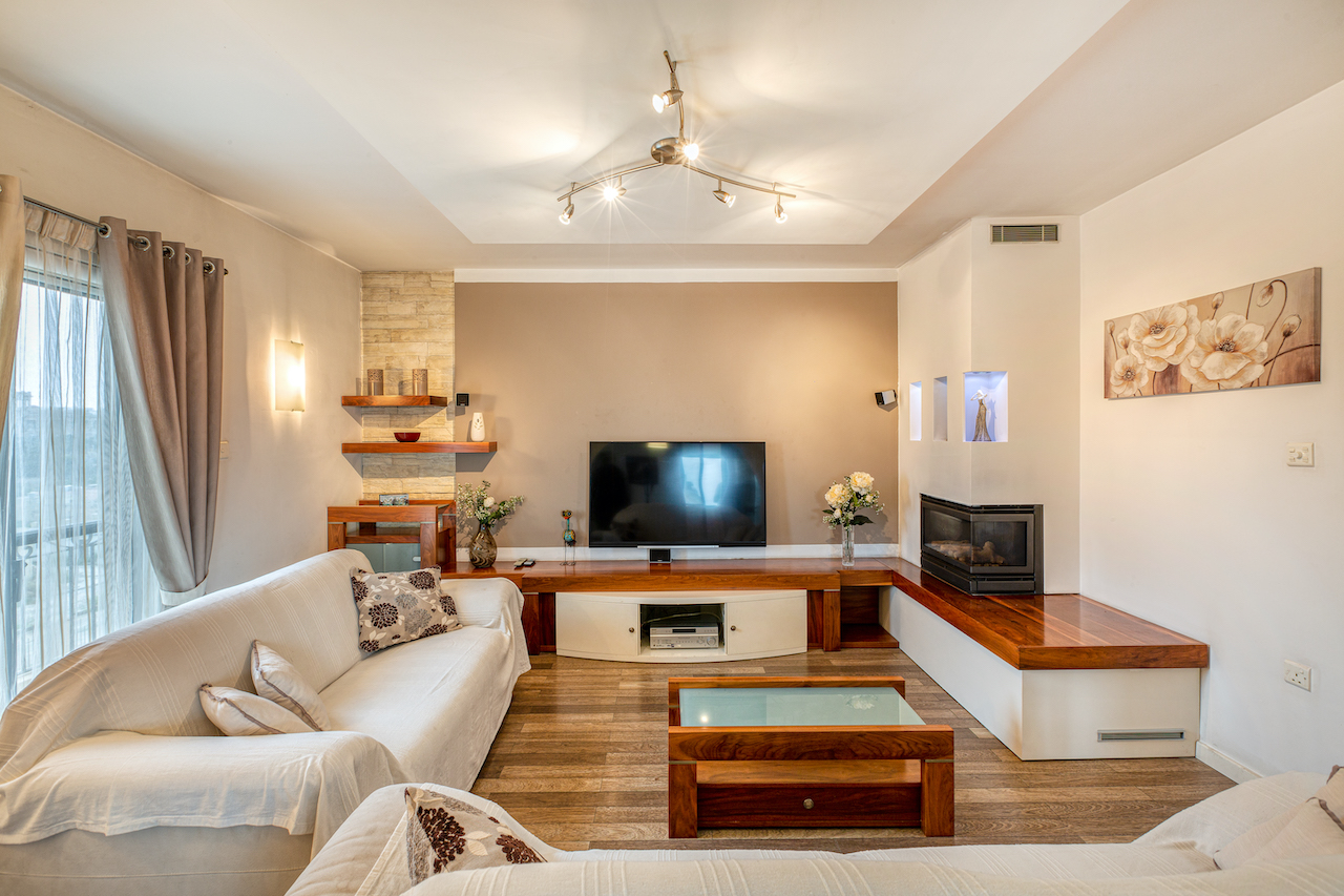 Beautiful & Stylish Apartment in Pembroke – Steps Away from the Beach! – property photo