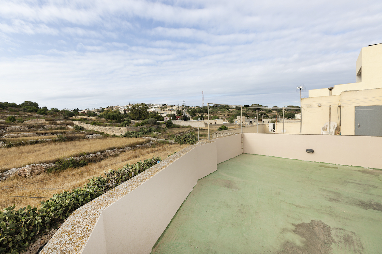 Corner Maisonette with Roof Terrace – Iklin – property photo
