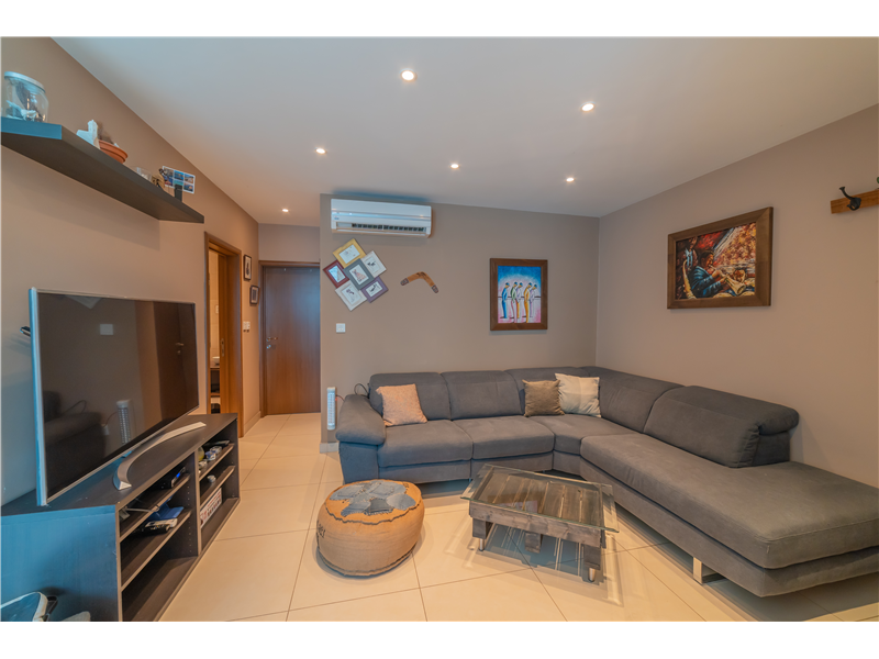Beautiful 2 Bedroom Apartment in Swieqi — Minutes from St. Julians – property photo