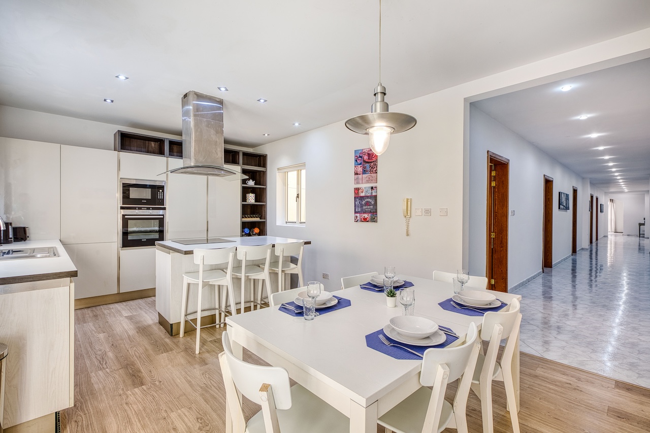 Stylish 3-Bedroom Maisonette in St Julian’s with Large Back Yard Modern • Spacious • Perfect Location – property photo