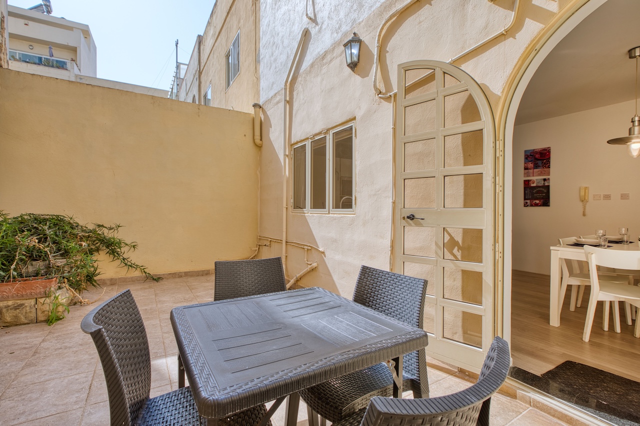 Stylish 3-Bedroom Maisonette in St Julian’s with Large Back Yard Modern • Spacious • Perfect Location – property photo