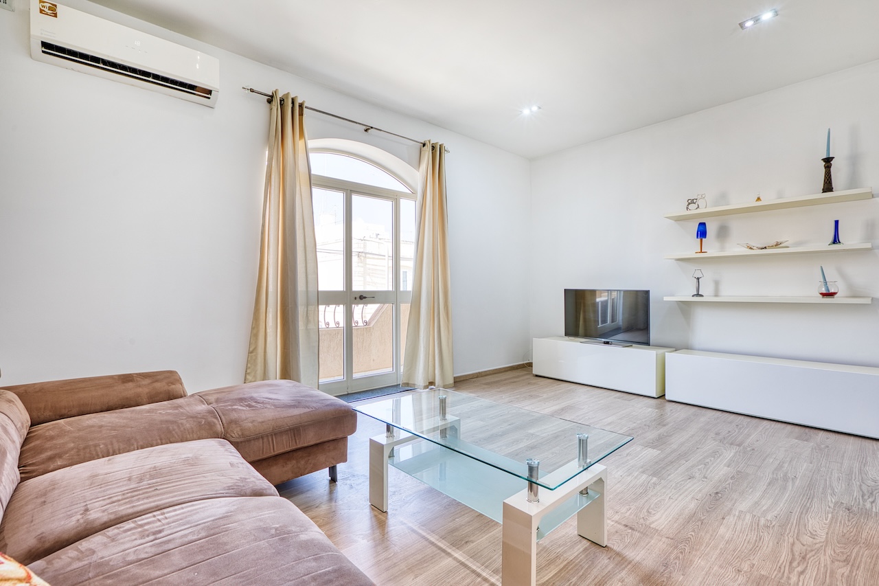 Stylish 3-Bedroom Maisonette in St Julian’s with Large Back Yard Modern • Spacious • Perfect Location – property photo
