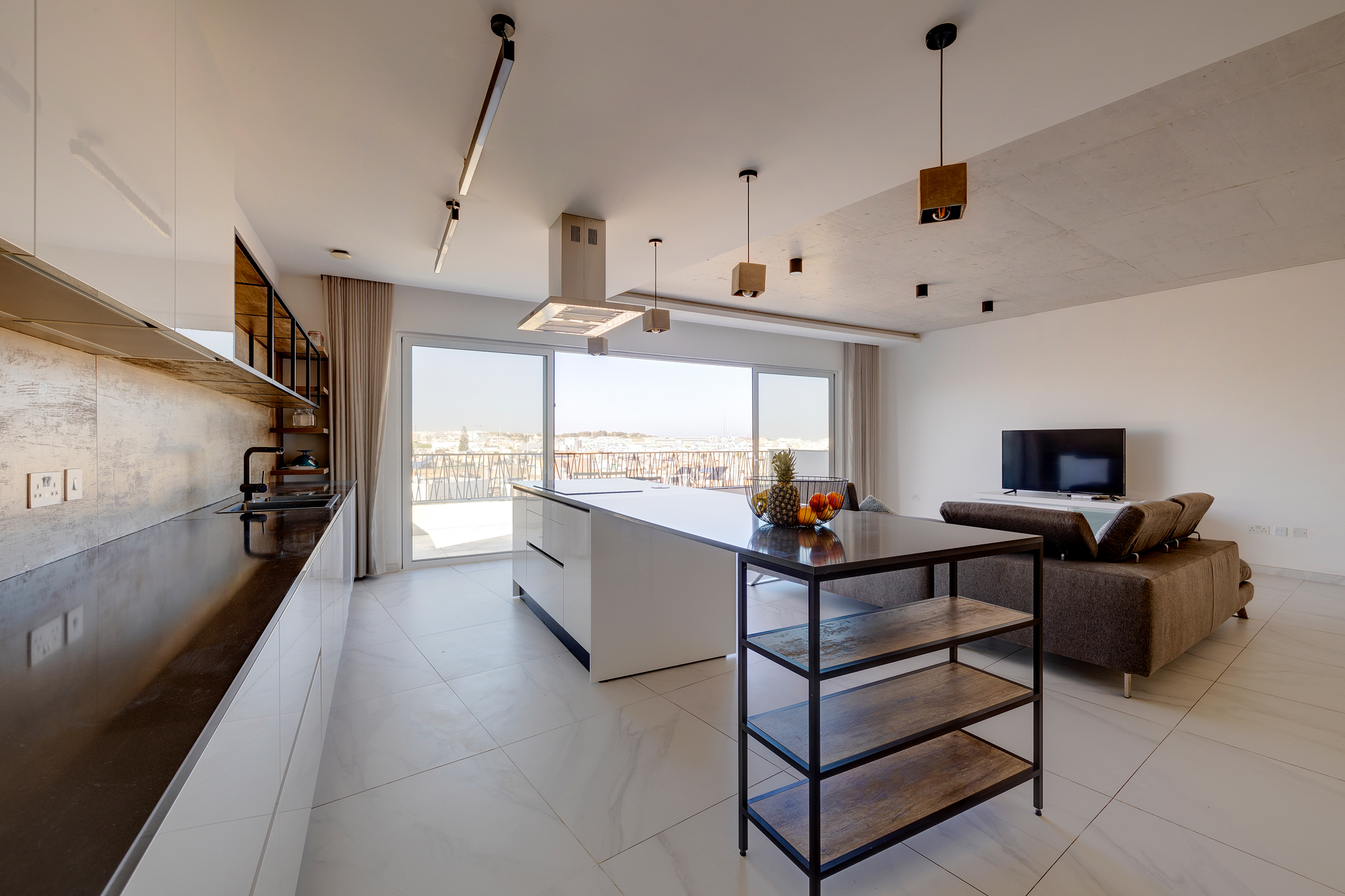 Stunning Penthouse with Roof Terrace & Rotunda Views – property photo
