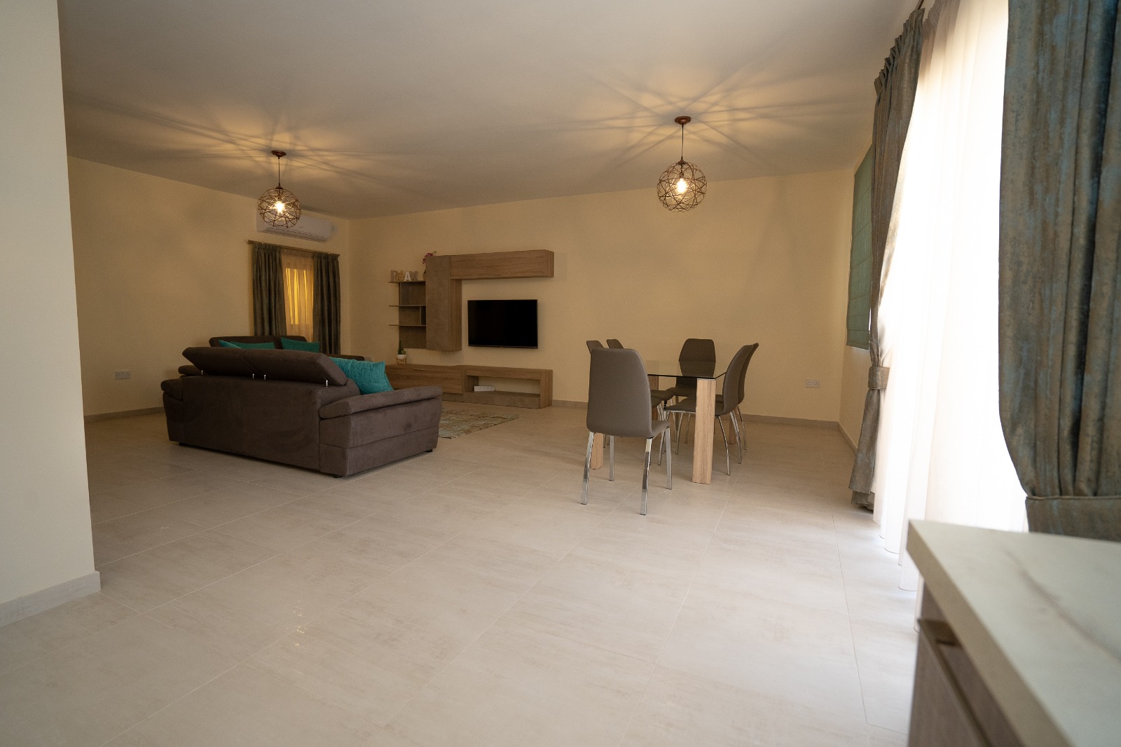 Swieqi – Spacious & Modern 3 Bedroom Home in a Quiet Block of Only 4 Units | €1850/month | Available Now – property photo