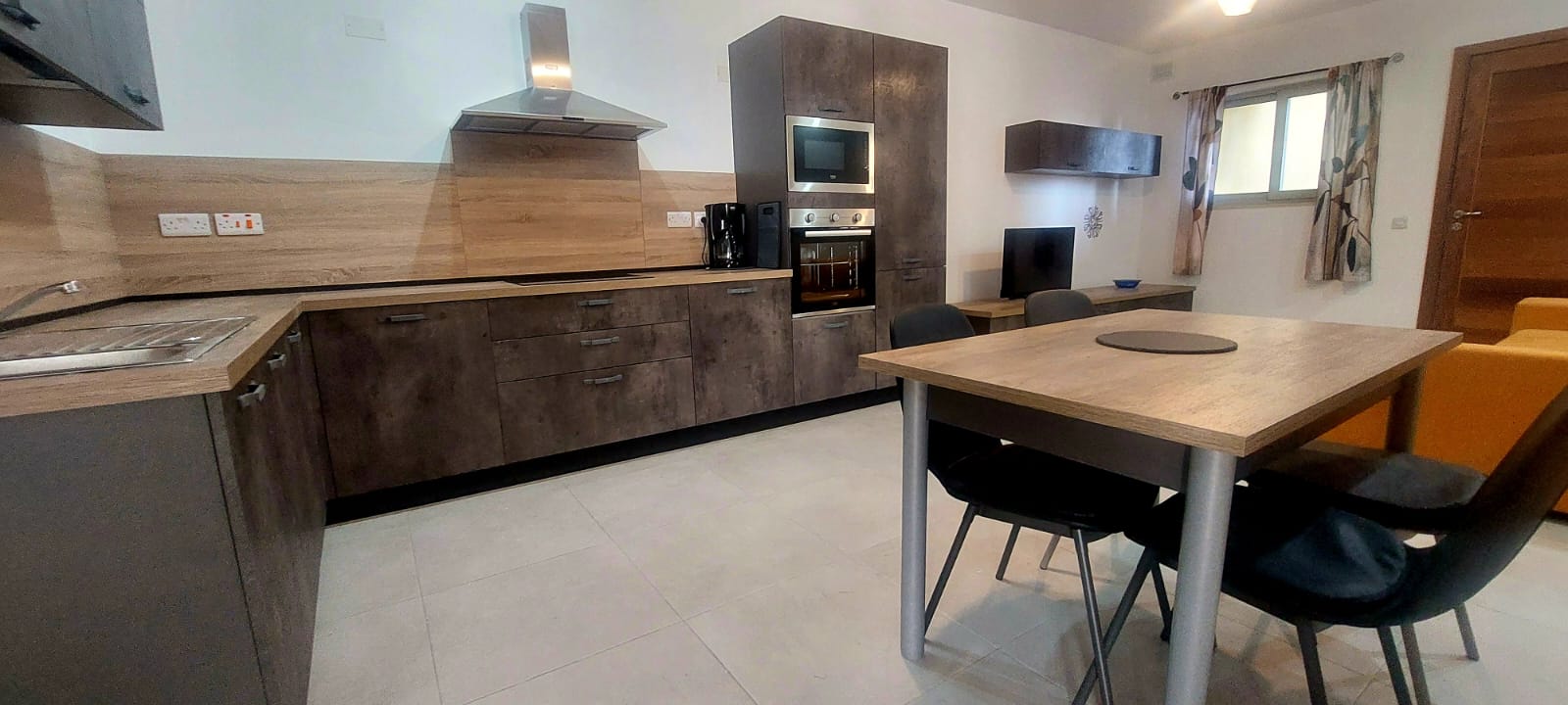San Gwann – Modern 2 Bedroom + Office Maisonette in a Beautiful Residential Complex with Central Courtyard | €1700/month – property photo
