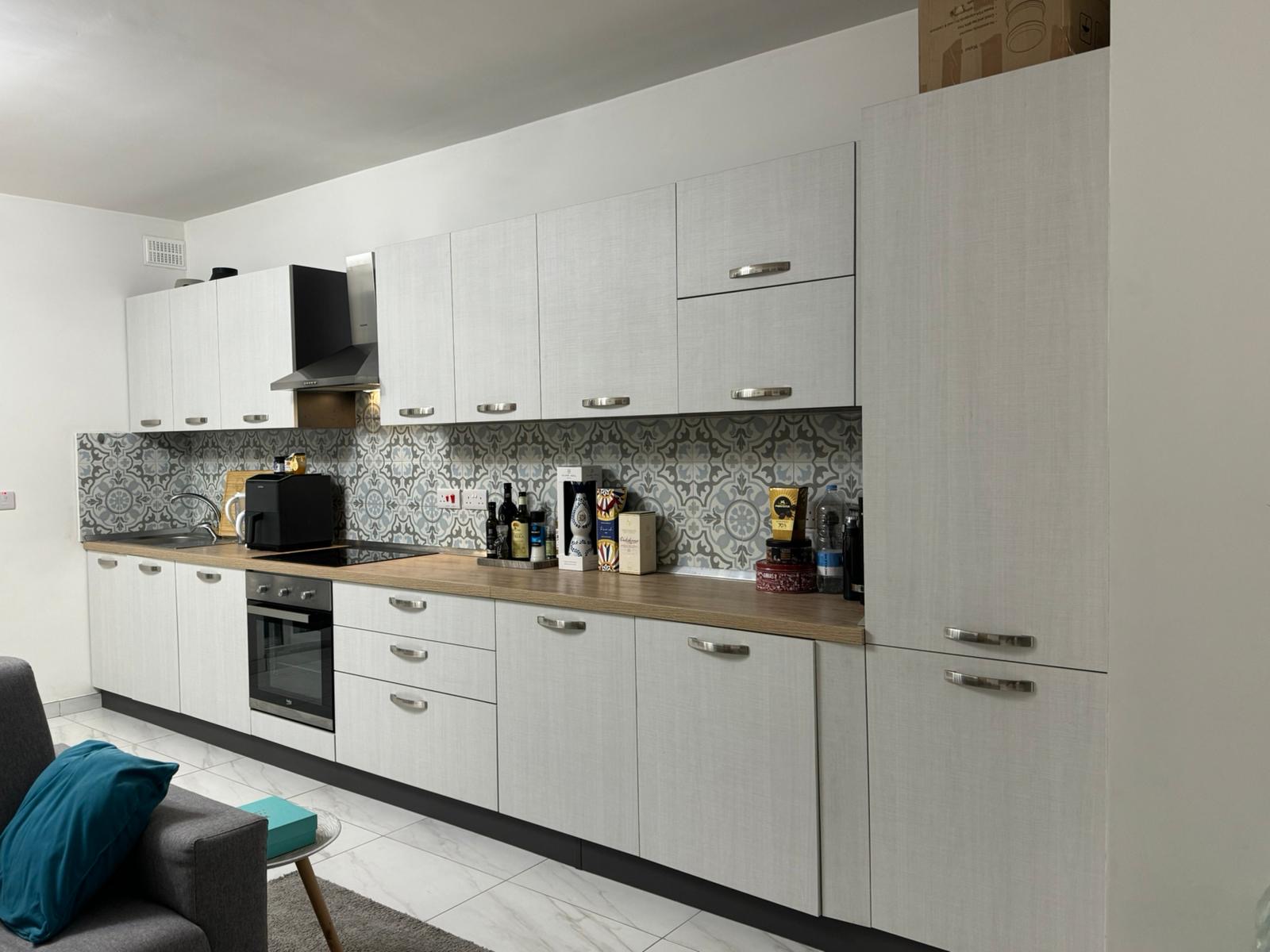 San Gwann – Stylish & Modern 1-Bedroom Apartment in a Quiet Residential Area – property photo