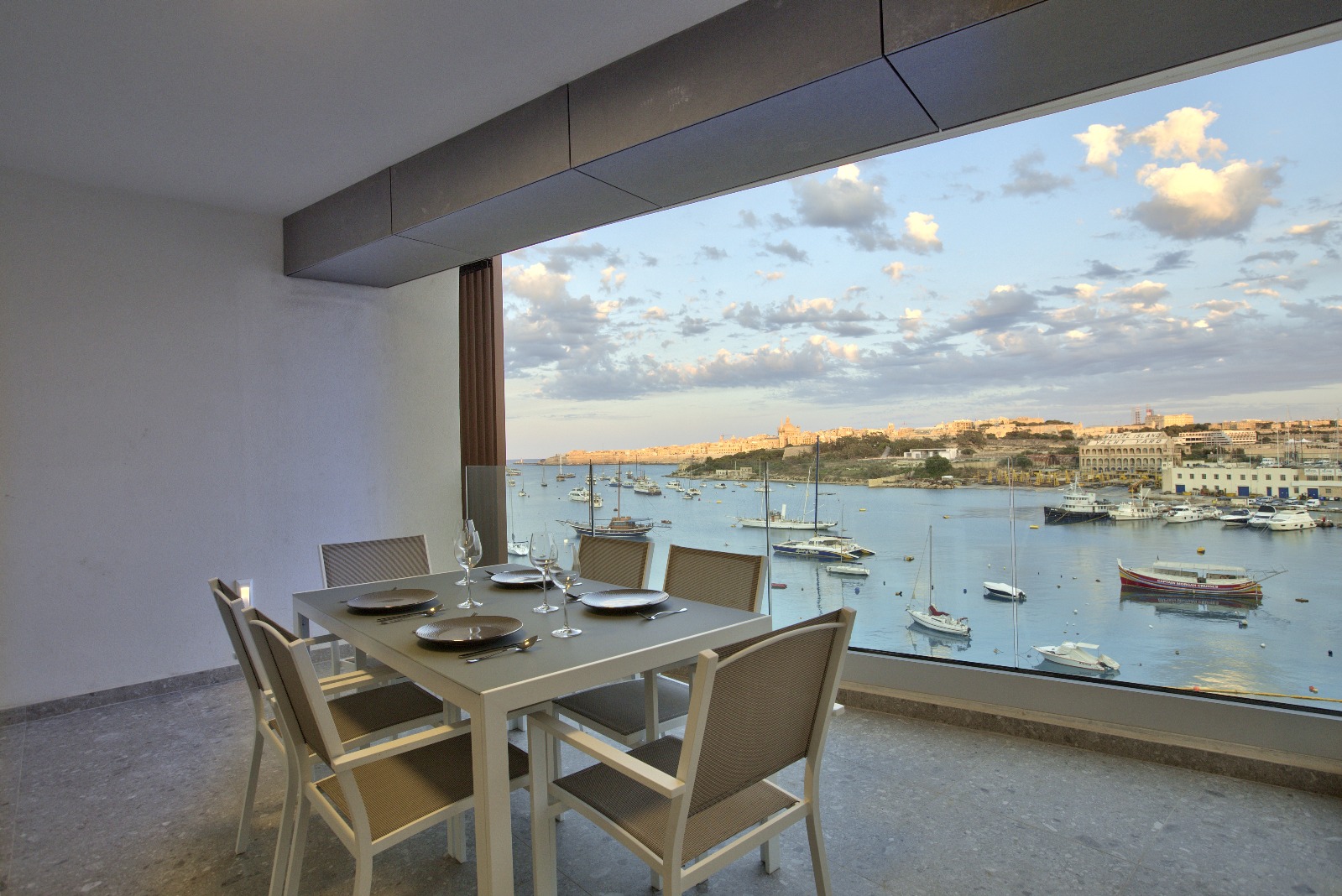 SLIEMA FERRIES – Luxury Seafront Apartment with Jaw-Dropping Views – €3300/month – property photo