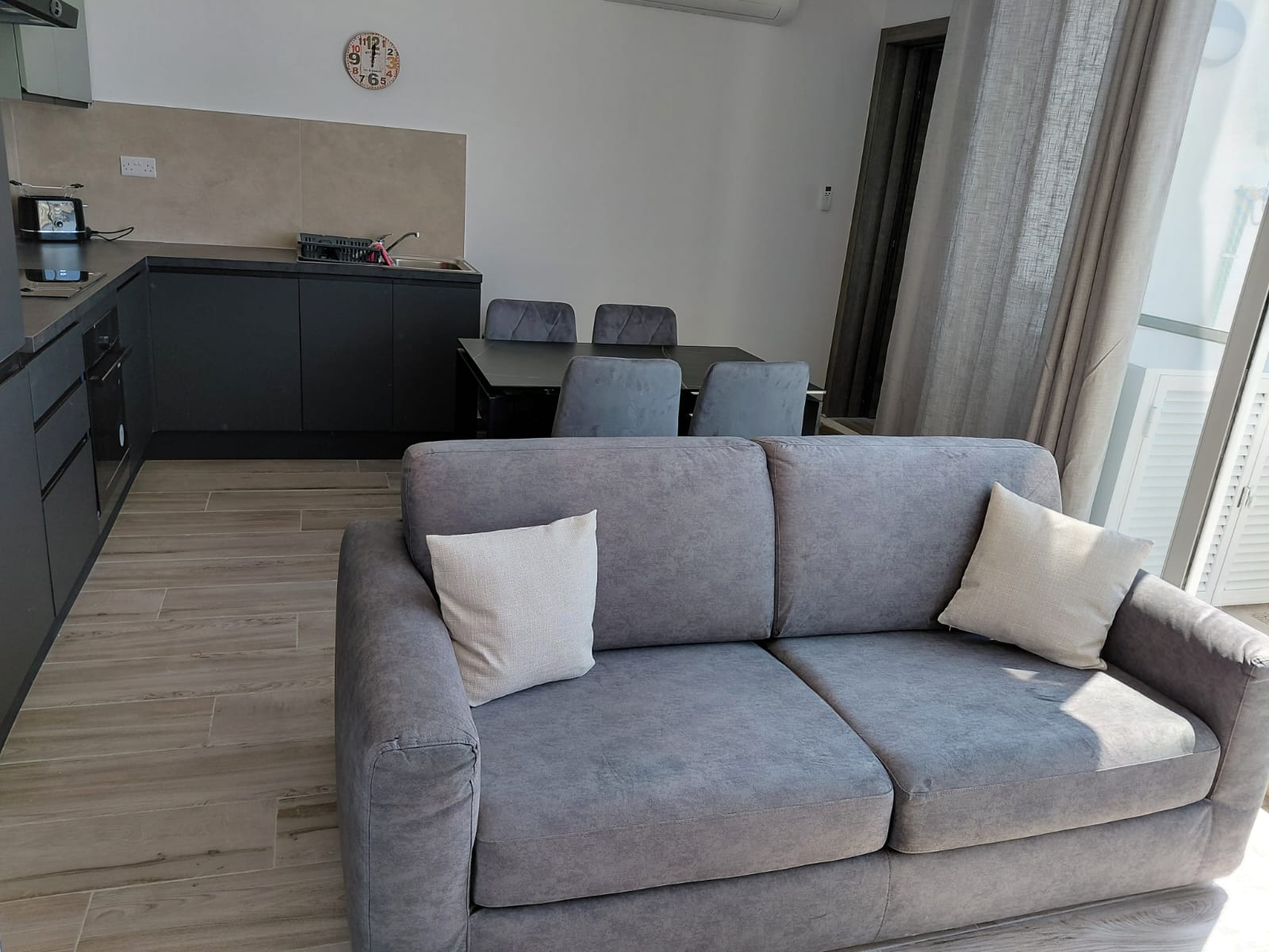 GZIRA – Stylish & Cozy Penthouse with Two Terraces – €1450/month – property photo