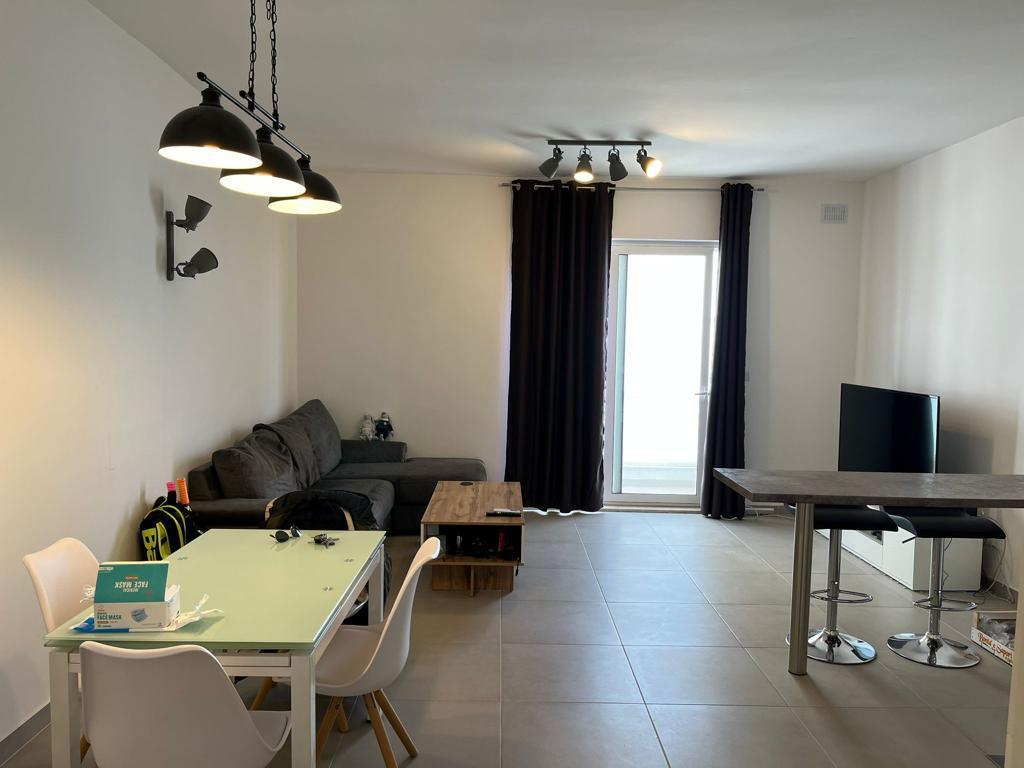 Modern One Bedroom Apartment in Gzira – Steps from the Promenade | €1250/month | Available in June – property photo