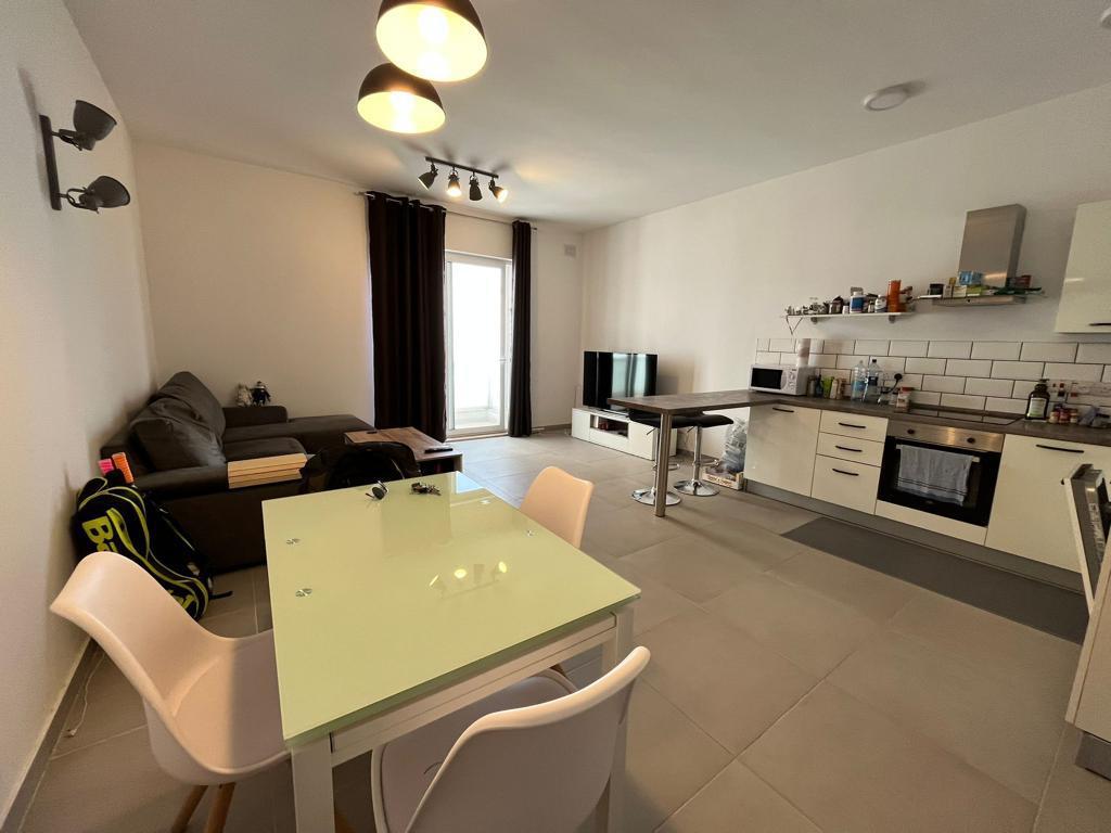 Modern One Bedroom Apartment in Gzira – Steps from the Promenade | €1250/month | Available in June – property photo