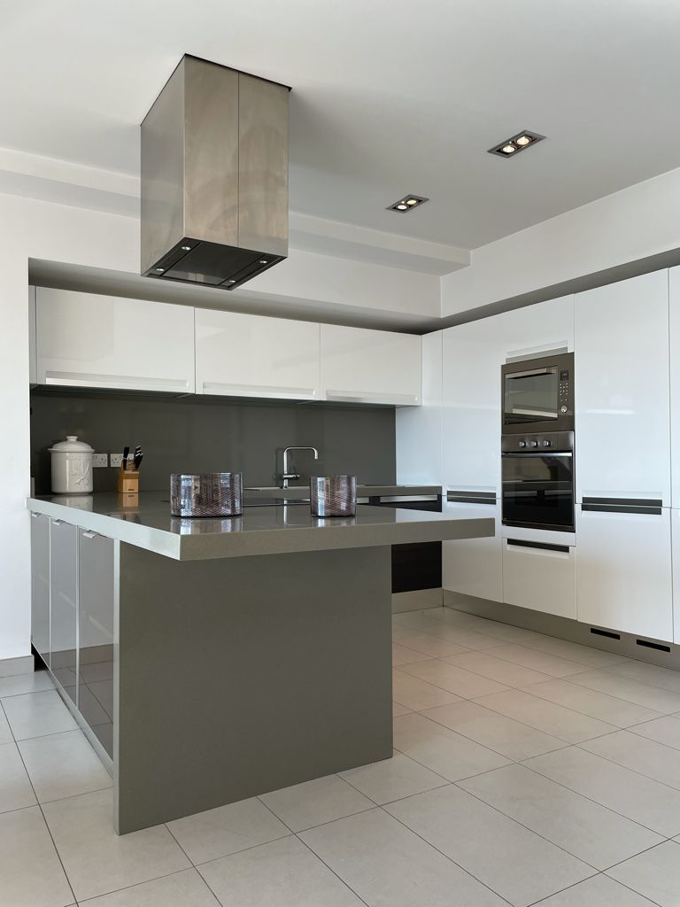 Luxury Seafront Apartment in Sliema Ferries | €3000/month | Available in June – property photo