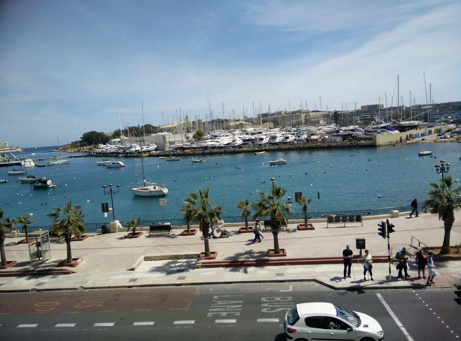 Seafront Apartment in Gzira | 3 Bedrooms | €2400/month | Available in April – property photo