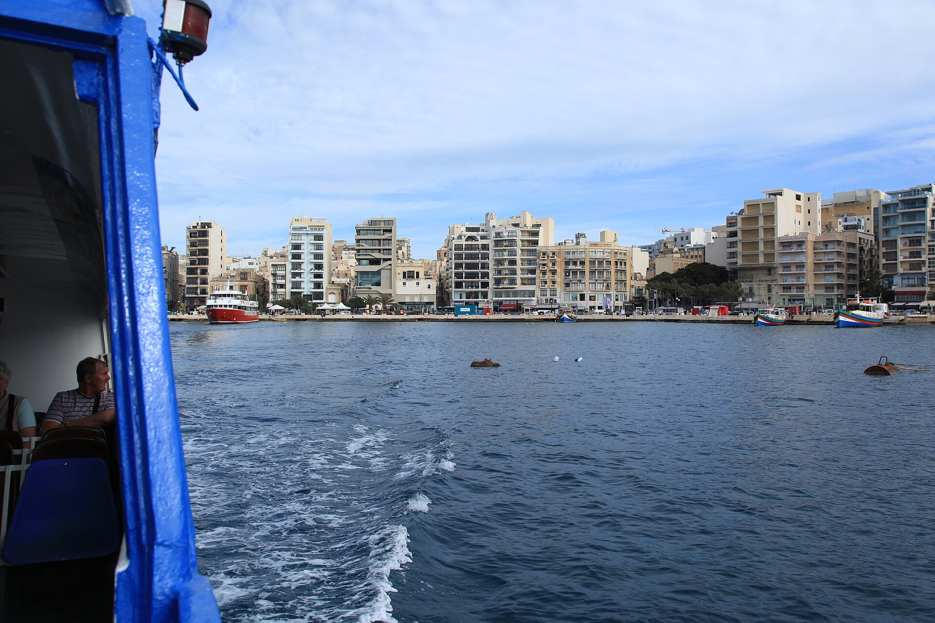living in Malta without a car - the Sliema Valletta ferry
