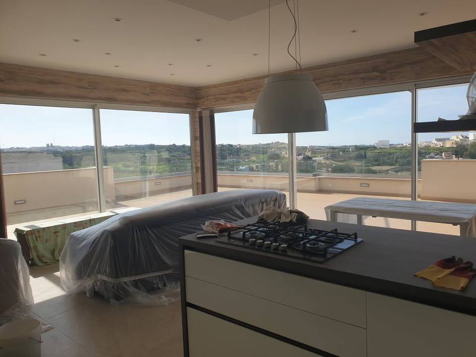 Rabat – Stunning 2 Bedroom Penthouse with 150m² Terrace & Country Views | €2,800/month – property photo