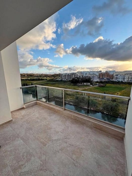 Marsaskala – Spacious 3 Bedroom Apartment with Open-Plan Living & Front Terrace | €2,000/month – property photo