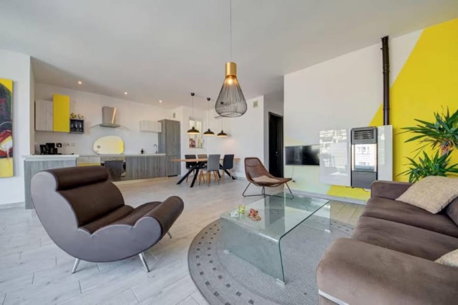 Marsaskala – Bright 2 Bedroom Penthouse with Two Terraces & BBQ Area | €1,350/month – property photo