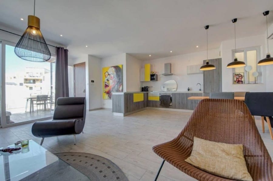 Marsaskala – Bright 2 Bedroom Penthouse with Two Terraces & BBQ Area | €1,350/month – property photo