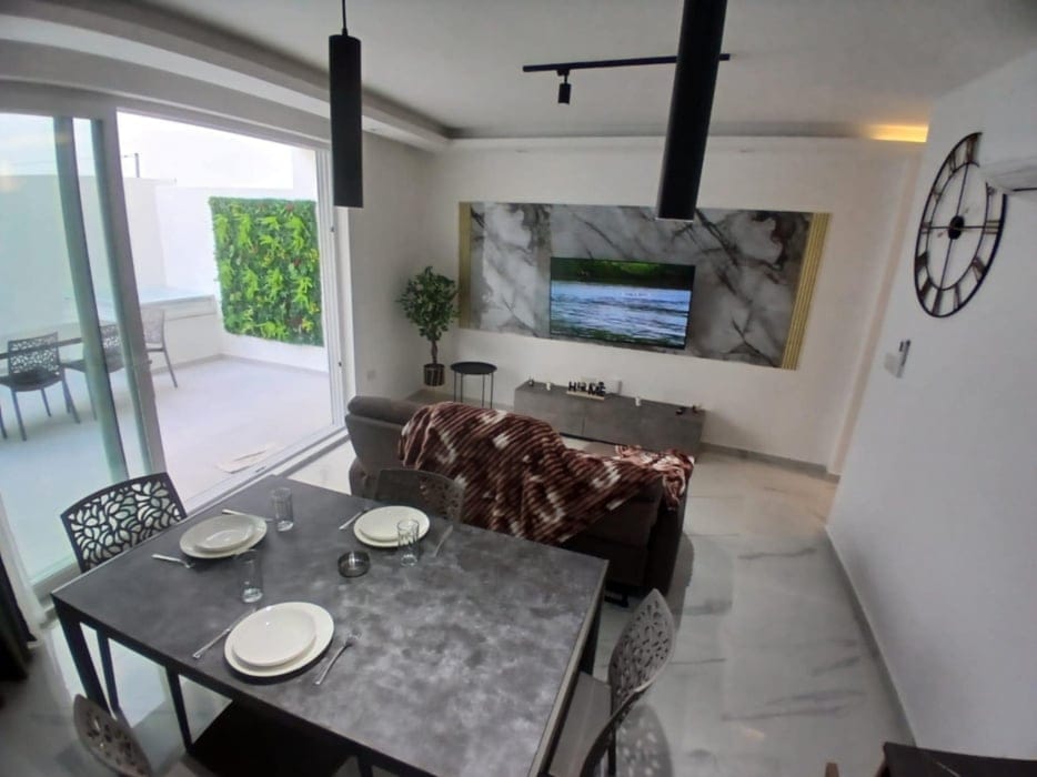 Gzira – Beautifully Finished 2 Bedroom Apartment with Large Private Backyard | €1,650/month – property photo