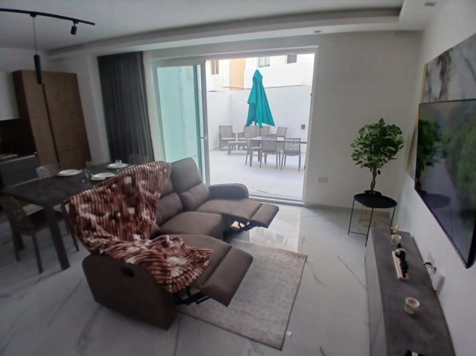 Gzira – Beautifully Finished 2 Bedroom Apartment with Large Private Backyard | €1,650/month – property photo