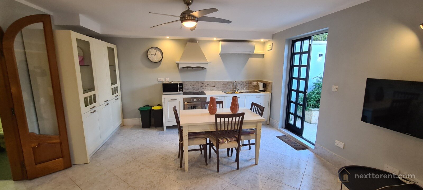 Mensija St. Julians – Stylish Studio with Private Garden – property photo