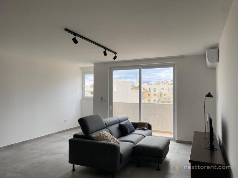 Ta’ Xbiex – Bright & Spacious 3-Bedroom Apartment