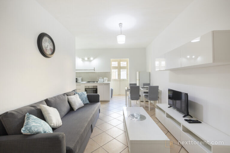 Cozy & Charming 1 Bedroom Apartment in Gzira — Just Steps from the Promenade!