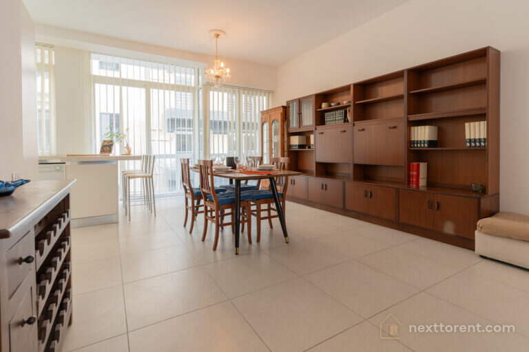 ✨ Spacious & Stylish Apartment in Sliema  Steps from The Point! ✨