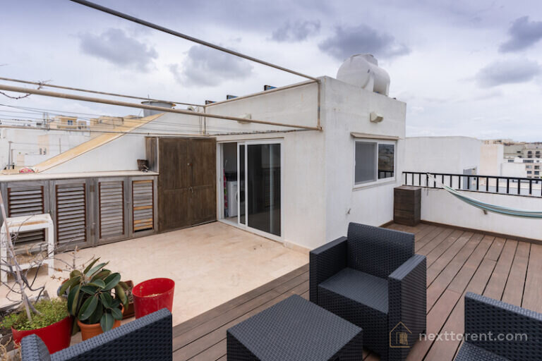 Sliema – Exceptional Designer Penthouse with a Huge Entertainer’s Terrace