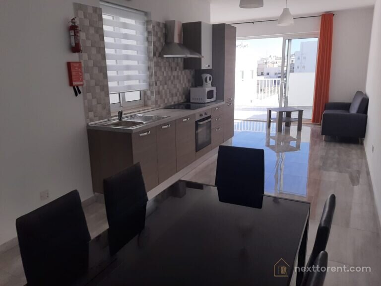 San Gwann – Cozy & Charming 2-Bedroom Penthouse with Beautiful Outdoor Spaces