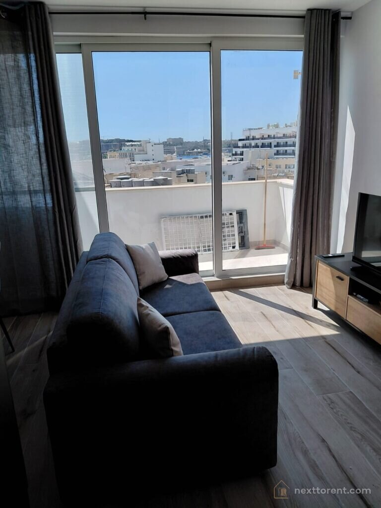 GZIRA – Stylish & Cozy Penthouse with Two Terraces – €1450/month