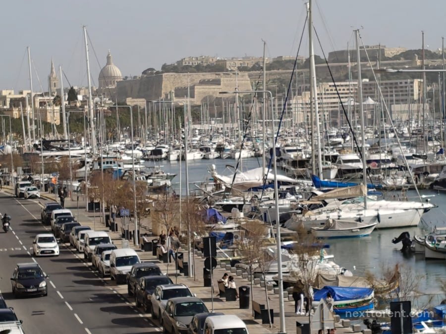 Ta’ Xbiex – Modern 2 Bedroom Apartment on the Marina Front with Two Balconies | €1,800/month – property photo