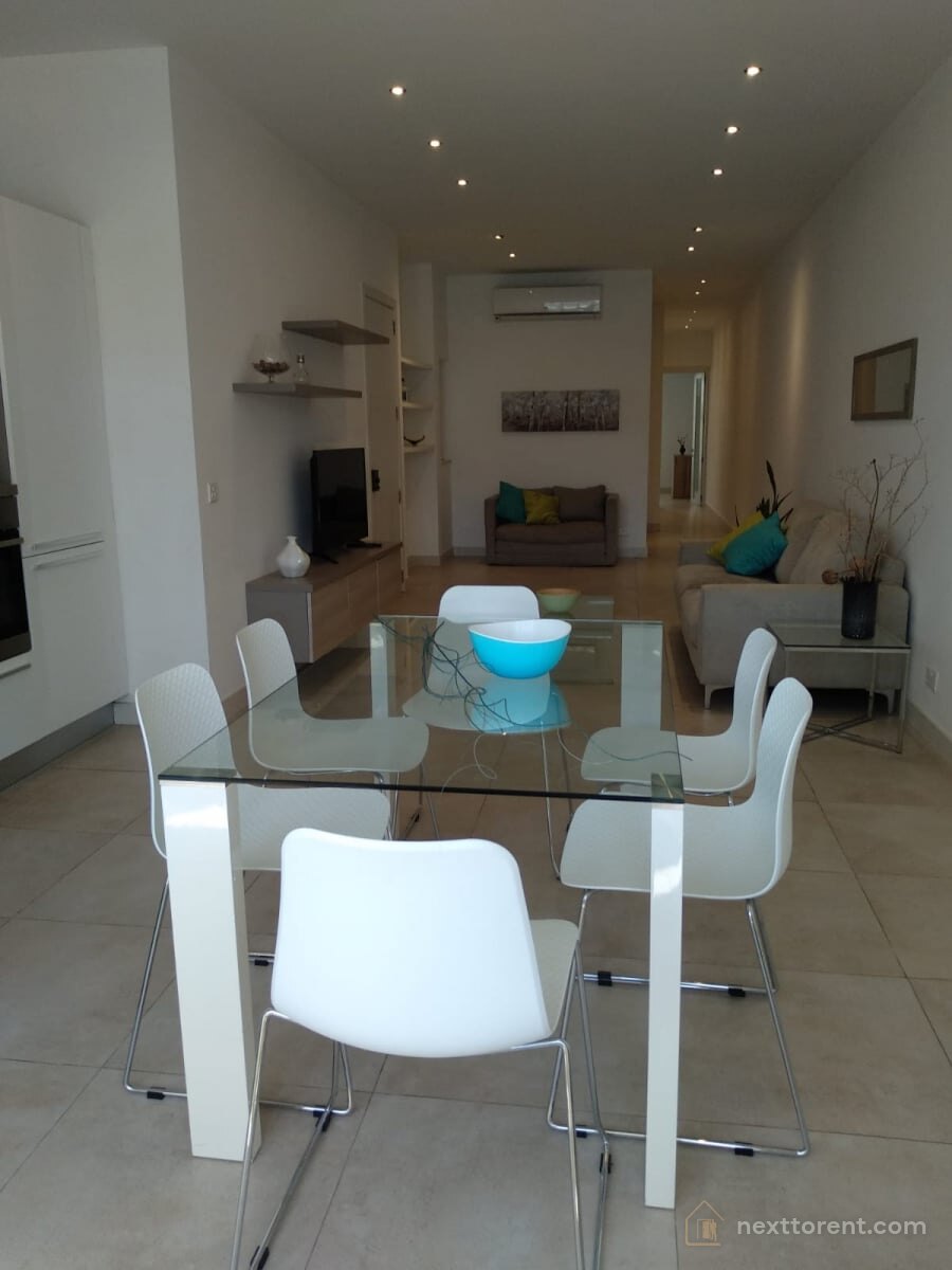 Ta’ Xbiex – Modern 2 Bedroom Apartment on the Marina Front with Two Balconies | €1,800/month – property photo