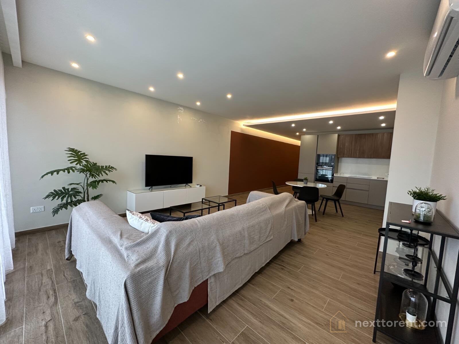 St Paul’s Bay – Modern Penthouse with Two Terraces and Country Views | €1,700/month – property photo