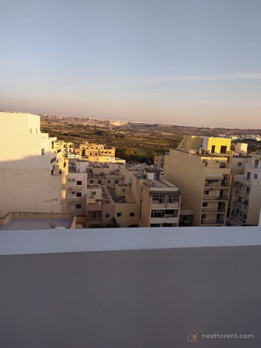 St Paul’s Bay – Sunset-Facing 2 Bedroom Penthouse with Two Terraces | €1,400/month – property photo